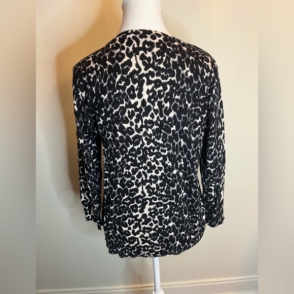 ⭐️ LOFT Black and white cardigan- size medium - Picture 8 of 8